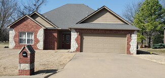 2718 Highwood Dr, Claremore, OK 74017