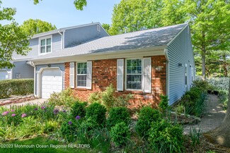 75 Oak Ln, Eatontown, NJ 07724