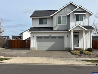 1450 Dahlia St, Woodburn, OR 97071
