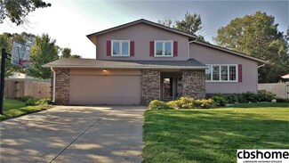 813 Arlene Ave, Papillion, NE 68046