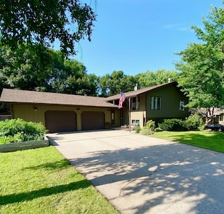 110 11th St N, Sauk Rapids, MN 56379