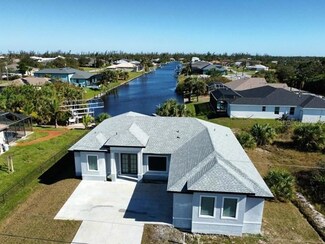 10404 Monticello Dr, South Gulf Cove, FL 33981
