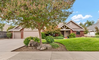 2923 S Johnson St, Visalia, CA 93277