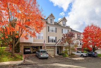 92 Woodcrest Ln, Danbury, CT 06810