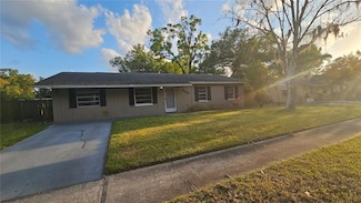 3009 S Willow Dr, Plant City, FL 33566