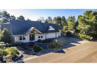 2040 Willow Loop E, Florence, OR 97439