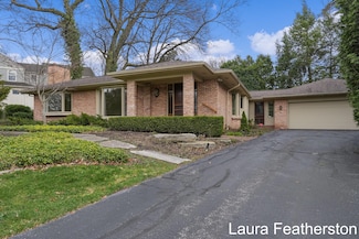 2122 San Lu Rae Dr SE, Grand Rapids, MI 49506