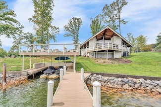 2124 Merriman Way Rd, Moneta, VA 24121