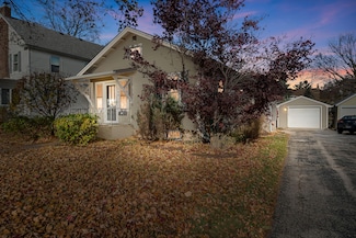 188 W Highland Ave, Burlington, WI 53105