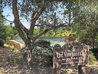 23655 Vineyard Rd, Geyserville, CA 95441
