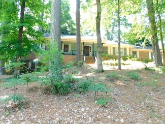 2817 Thornridge Dr, Atlanta, GA 30340