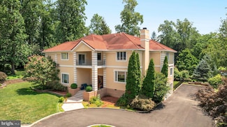 1427 Byberry Rd, Huntingdon Valley, PA 19006