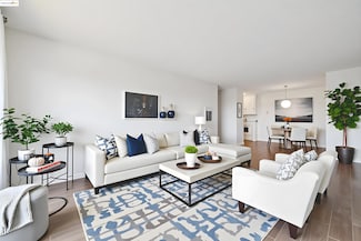 2 Panoramic Way Unit 105, Berkeley, CA 94704