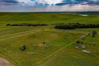 602 Lakeside Dr, West Sully, SD 57501