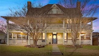 304 N Church St, Pilot Point, TX 76258