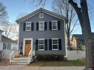 26 Center St, Rhinebeck, NY 12572
