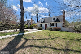 2946 Woodlawn Ave, Falls Church, VA 22042