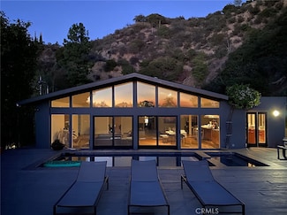 2420 Bowmont Dr, Beverly Hills, CA 90210