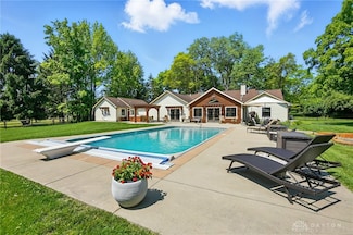 1160 Whispering Woods Ln, Springboro, OH 45066