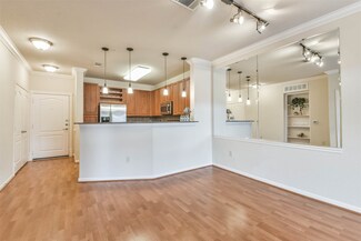 1711 Old Spanish Trail Unit 406, Houston, TX 77054