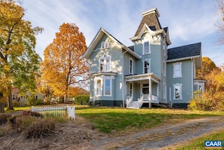 811 Westover Dr, Staunton, VA 24401