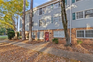 611 Gunston Ct Unit B, Winston Salem, NC 27106