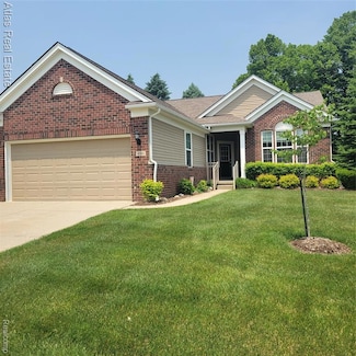 9100 Pine Valley Dr, Grand Blanc, MI 48439
