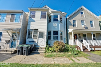 46 Clifton St, Waterford, NY 12188