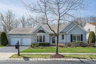 32 Chesapeake Dr, Holmdel, NJ 07733