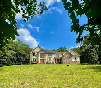 707 Kennedy Ct, East Stroudsburg, PA 18301