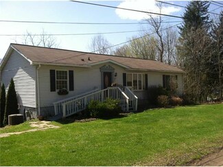 807 New Geneva Rd, Point Marion, PA 15474