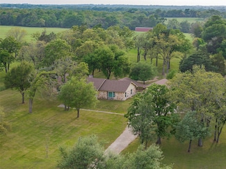 1241 County Road 406, Lexington, TX 78947