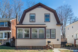 16 Coolidge Place, Haledon, NJ 07508