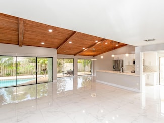 741 E Plantation Cir, Plantation, FL 33324