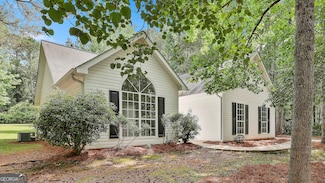 288 Winthrop Dr, Sharpsburg, GA 30277