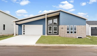 108 Boneset Ave, Poynette, WI 53955