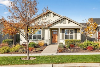 3957 Shamrock Dr, Medford, OR 97504