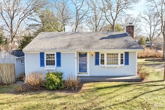 209 Castlewood Cir, Hyannis, MA 02601