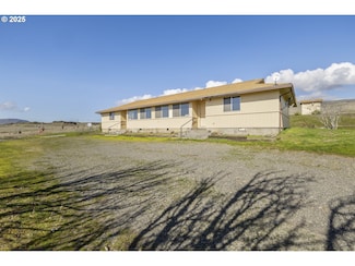 8415-8417 Washington 14, Dallesport, WA 98617