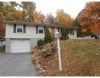 421 Quinapoxet St, Jefferson, MA 01522