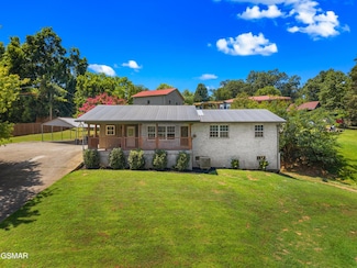 560 Rack Ln, Newport, TN 37821