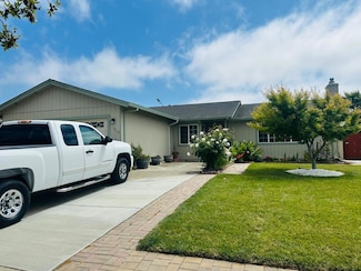 716 Saint Helen Way, Salinas, CA 93905