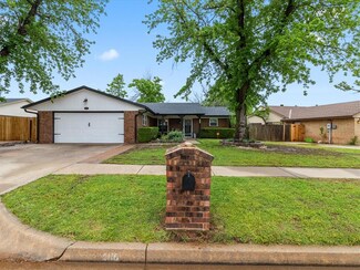 405 NE 16th St, Moore, OK 73160