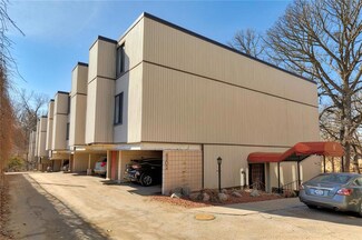 4902 University Ave Unit 220, Des Moines, IA 50311