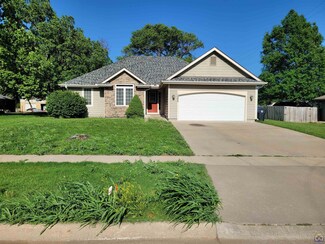 1022 SW Morna Dr, Topeka, KS 66604