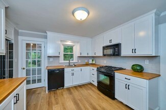 104 Bullard St, Walpole, MA 02081