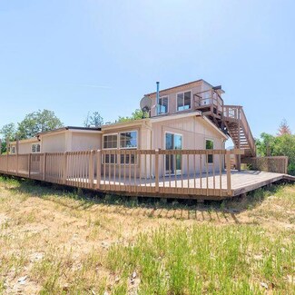 333 Pine Tree Dr, Williams, OR 97544
