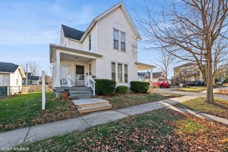 206 Oak St, Valparaiso, IN 46383