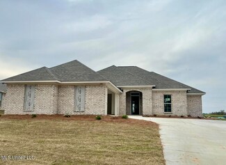 246 Hemingway Cir, Jackson, MS 39209