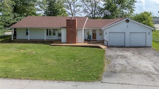 211 Southside Ct, Excelsior Springs, MO 64024